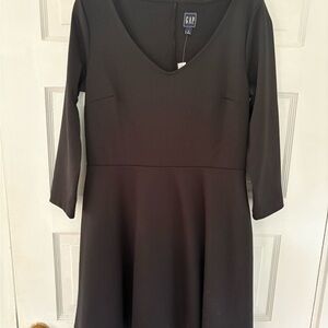 Gap Black V-Neck Skater Dress size 8 NWT